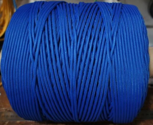  Шнур ПА плетеный 16-ти пр.с ПА серд.d 4 мм синий в Новороссийске  